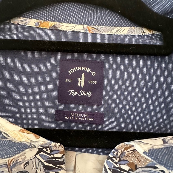Johnnie-O Men’s Button Down Hawaiian / Floral Shirt - Picture 2 of 4